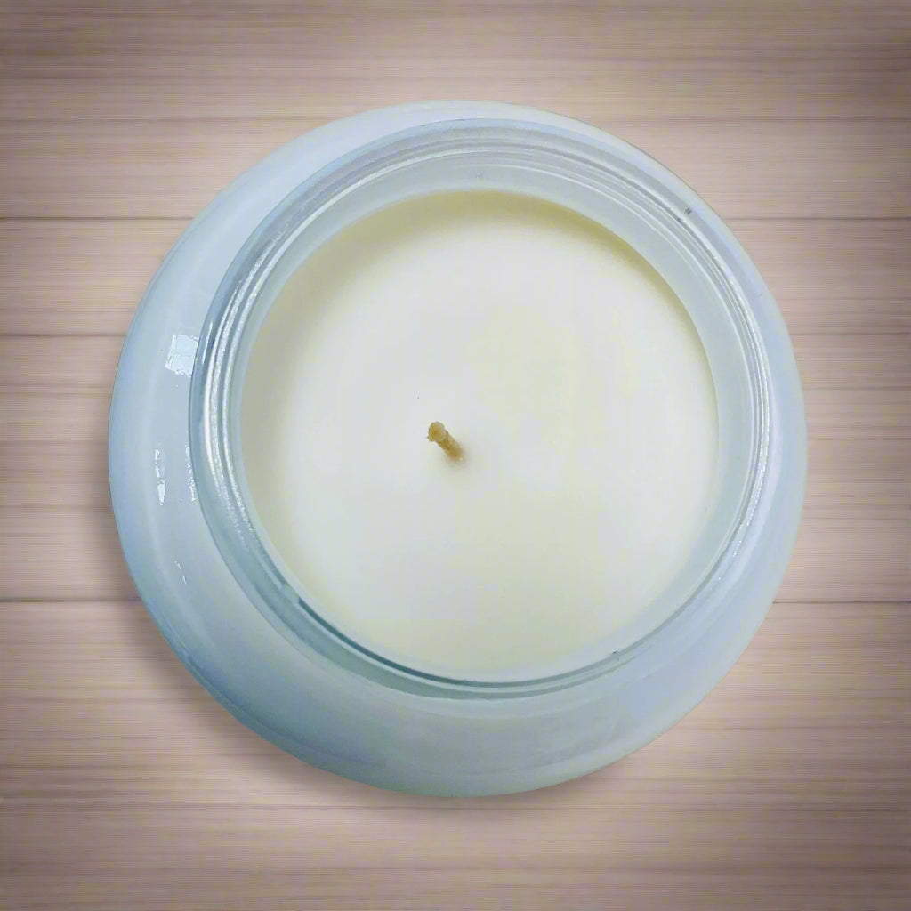 Cedarwood Vanilla Candle in Glass Jar – Lavender, Cedar, Vanilla & Musk Scent, top view of wick