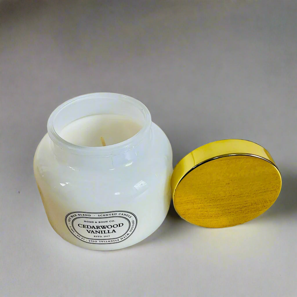 Aromatic candles in elegant jars – perfect gift for any occasion