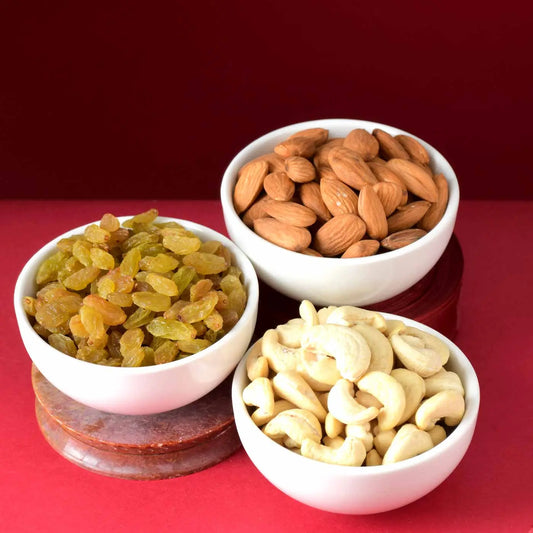cashews, almonds and golden raisins