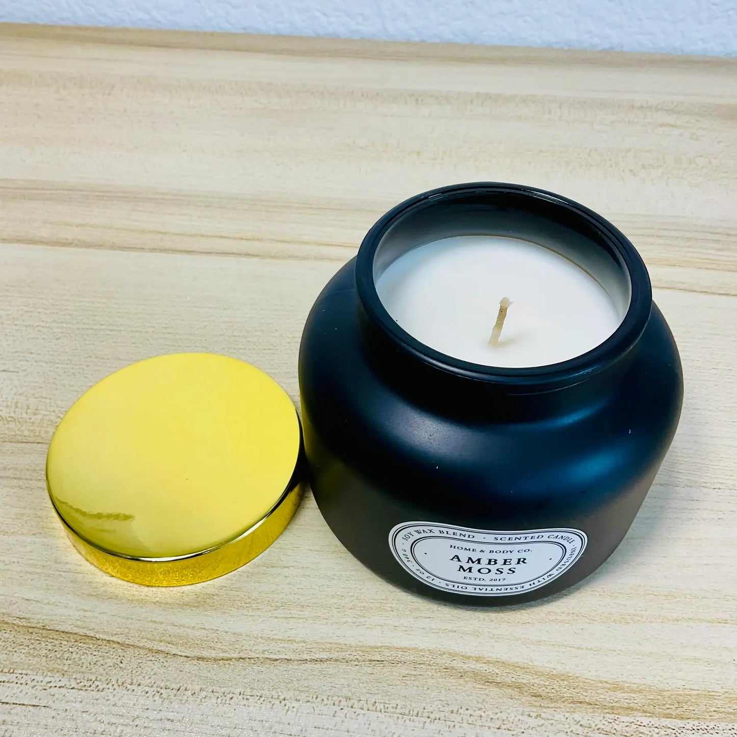 Amber Moss Scented Candle – Jasmine, Moss & Birch Essential Oil Soy Candle