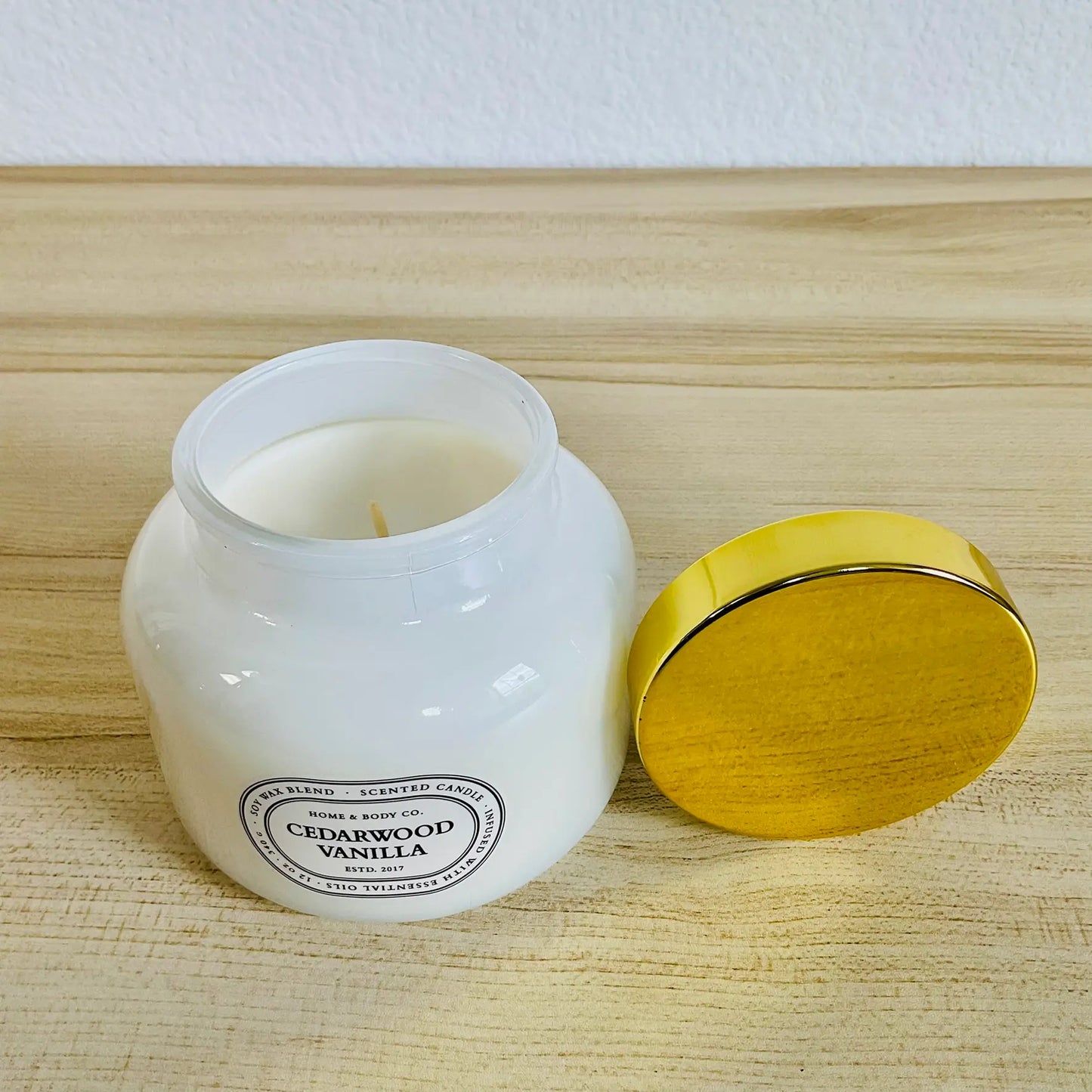 Cedarwood Vanilla Candle in Glass Jar – Lavender, Cedar, Vanilla & Musk Scent